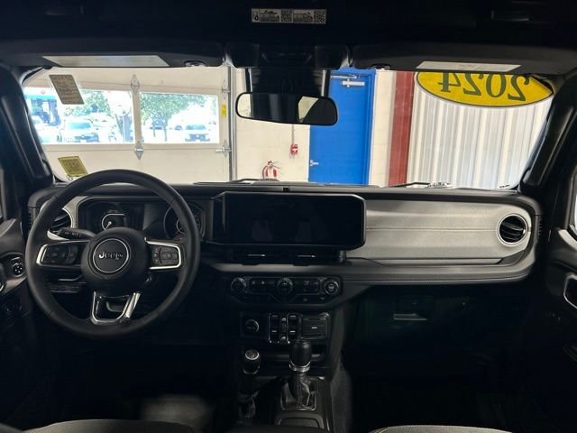 2024 Jeep Wrangler 4-Door Sahara - Photo 16