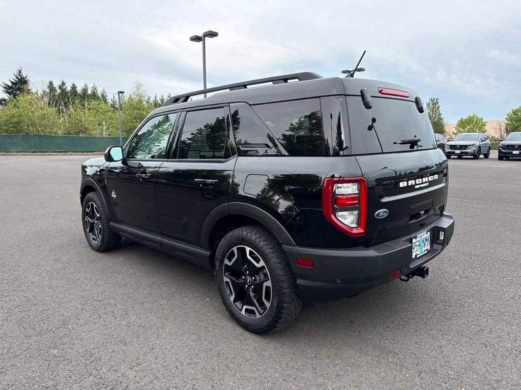 Used 2022 Shadow Black Ford Outer Banks image 5