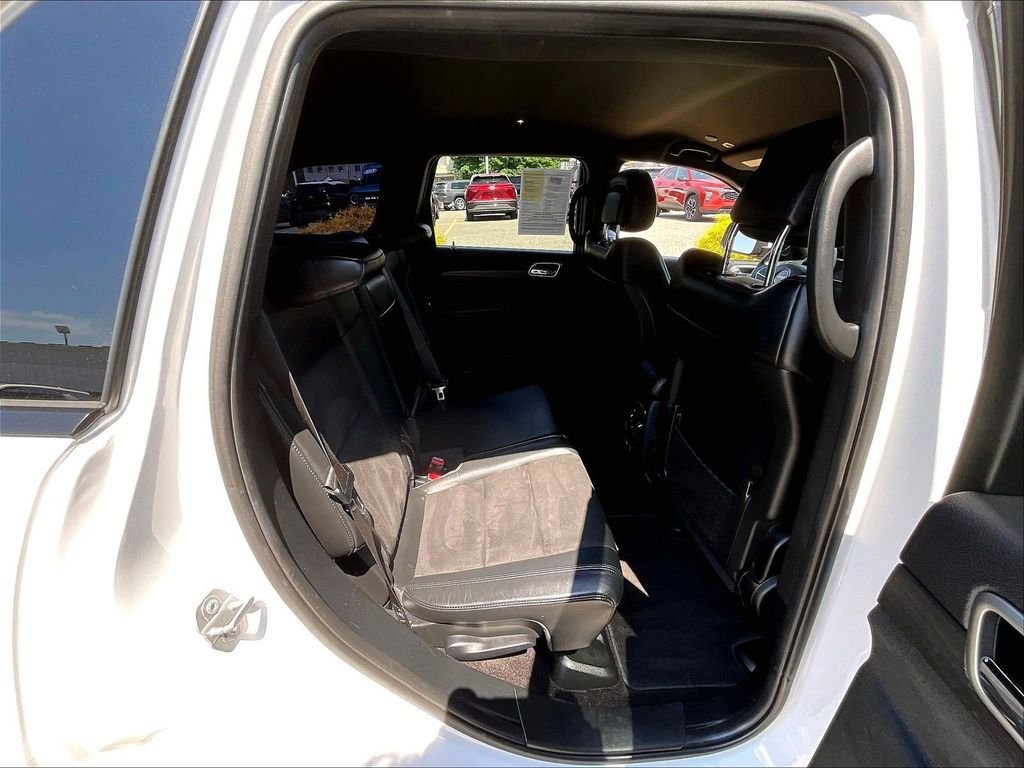 Used 2018 White Jeep Altitude image 16