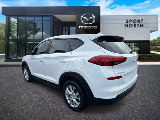 Used 2020 White Hyundai SE image 5