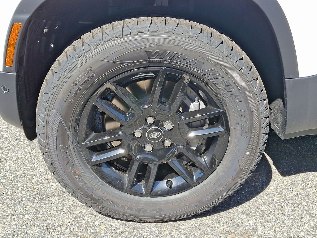 2025 Land Rover Defender S - Photo 6