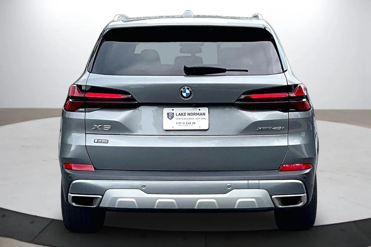 Certified Used 2024 Gray BMW xDrive40i image 8