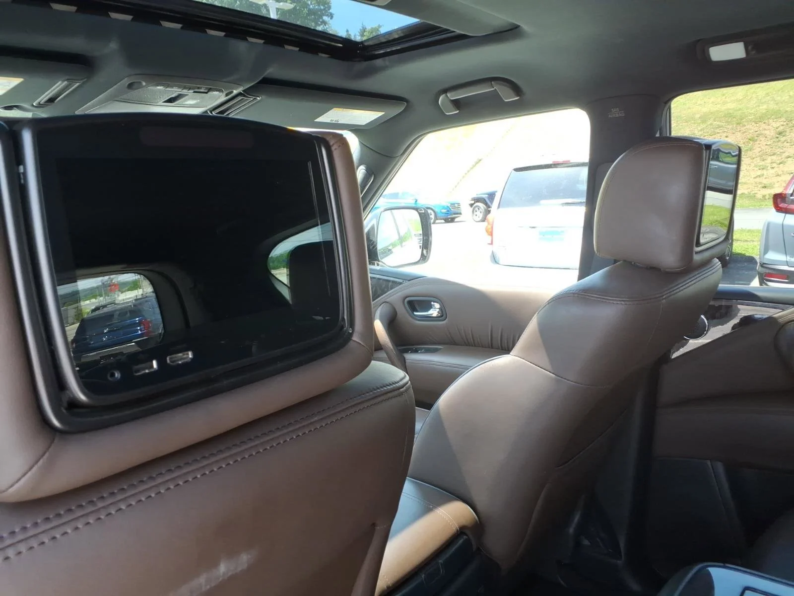 Used 2023 Aspen White Tricoat Nissan Platinum image 15
