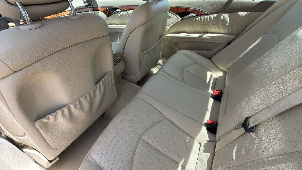 Used 2005  Mercedes-Benz E 320 image 23