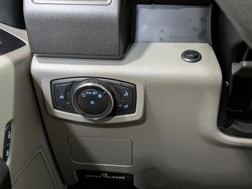 Used 2019 White Ford XL image 20