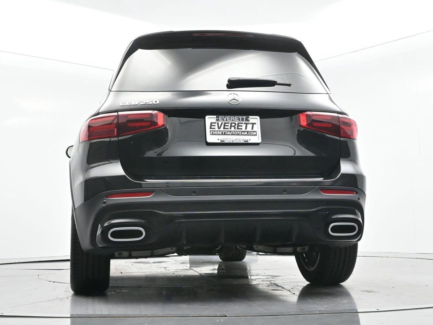 Used 2024 Black Mercedes-Benz GLB 250 image 47