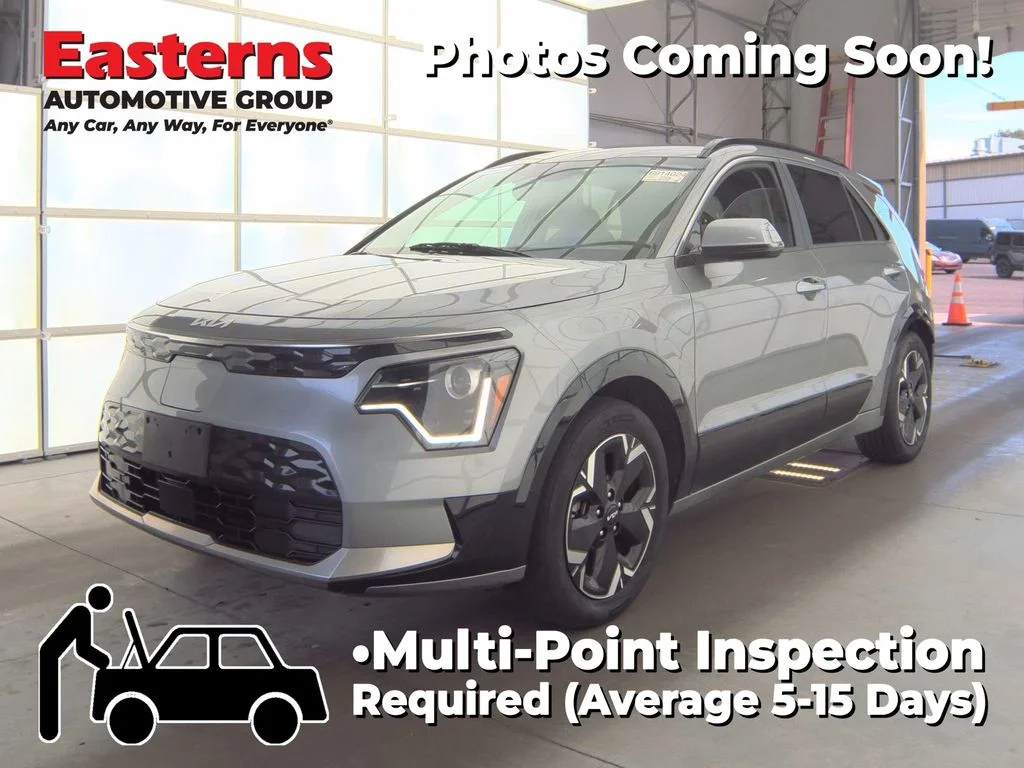 Used 2024 Gray Kia Wind image 1