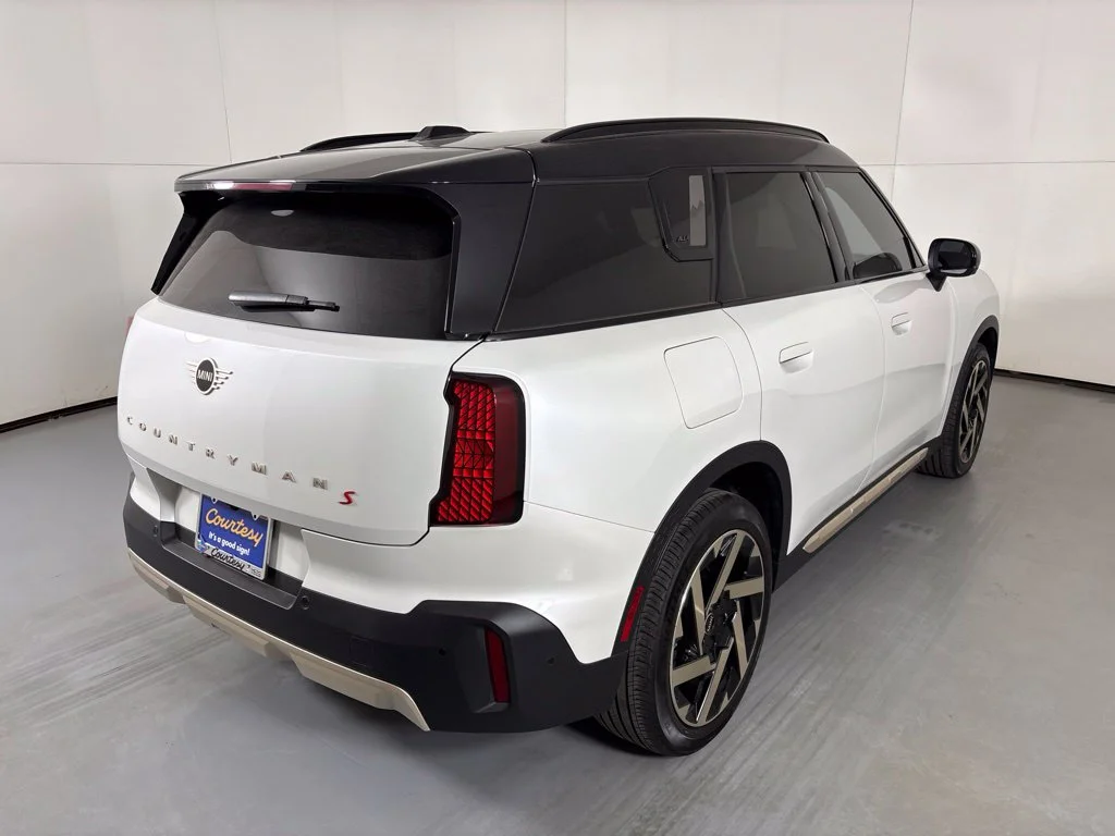 Used 2025 White MINI Iconic image 8