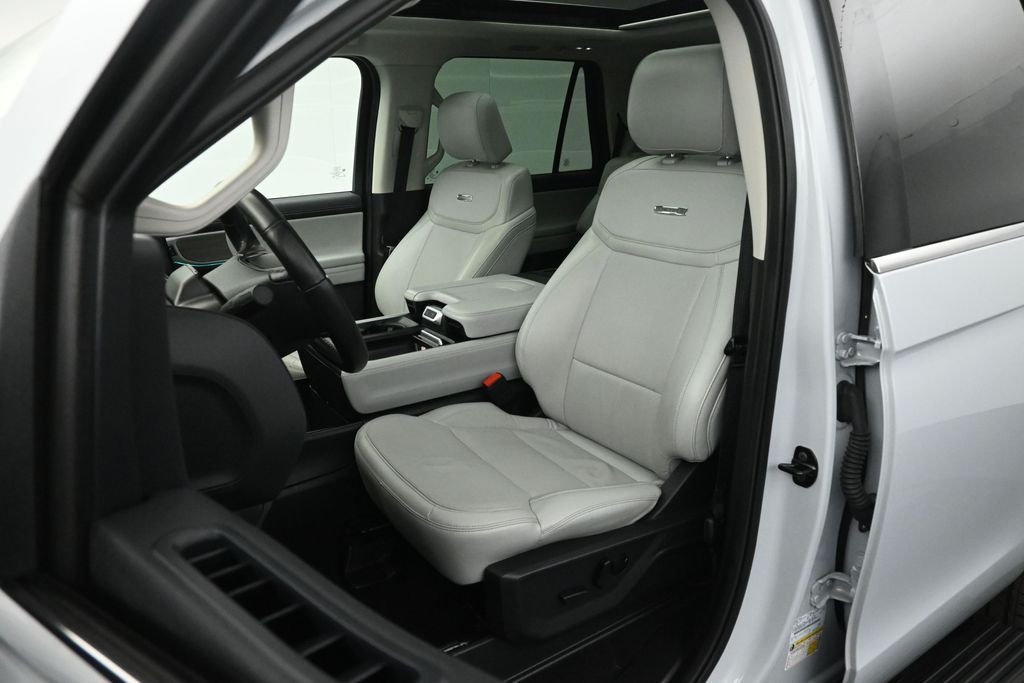 Used 2025 Silver Ford Platinum image 9