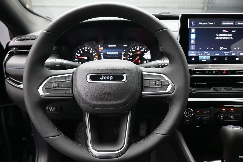 New 2026 Fathom Blue Pearl Coat Jeep Latitude image 4
