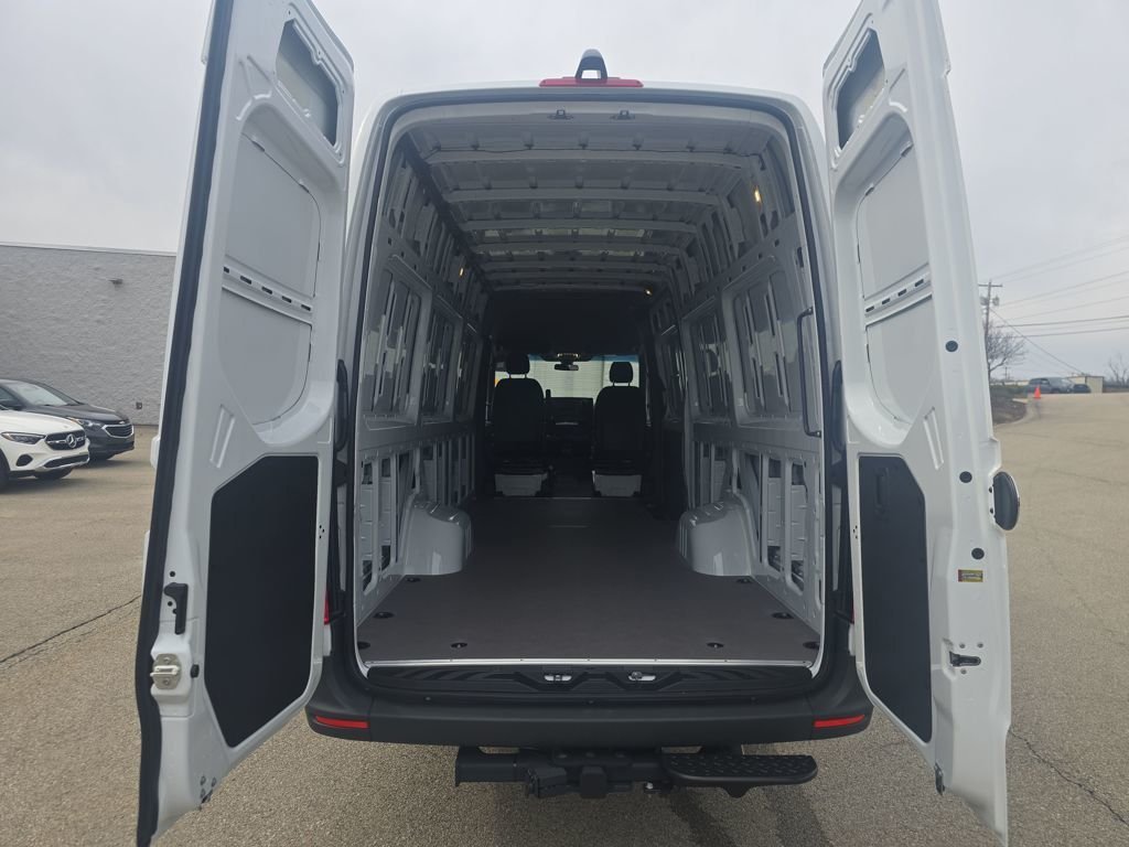 New 2026 Arctic White Mercedes-Benz Cargo 170 WB image 21