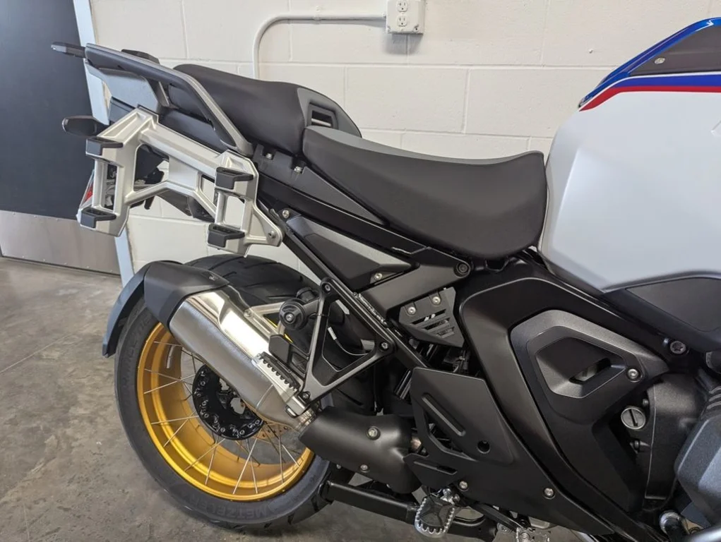 New 2026 RACING BLUE METALLIC BMW  image 7