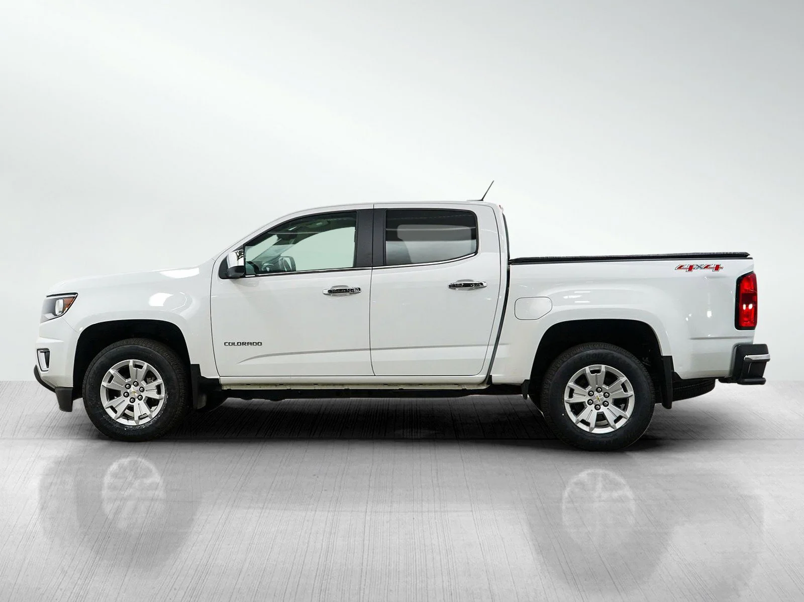 Used 2017 Chevrolet Colorado LT with VIN 1GCGTCEN3H1306241 for sale in Bloomington, Minnesota