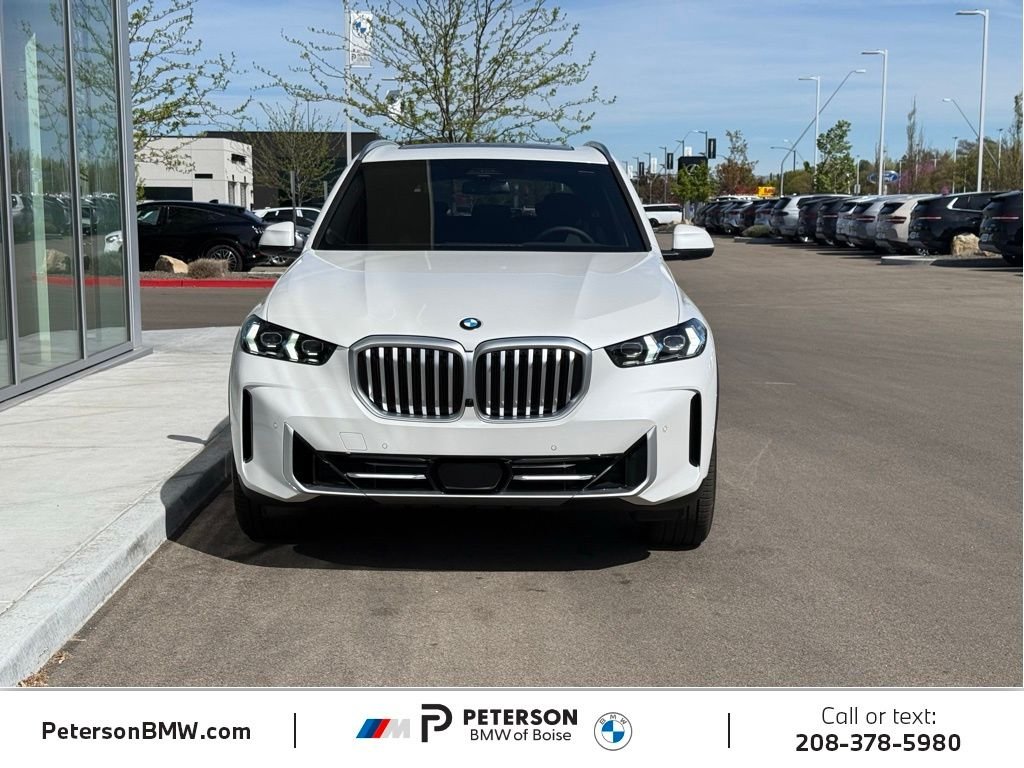 New 2026 Mineral White Metallic BMW xDrive40i image 8