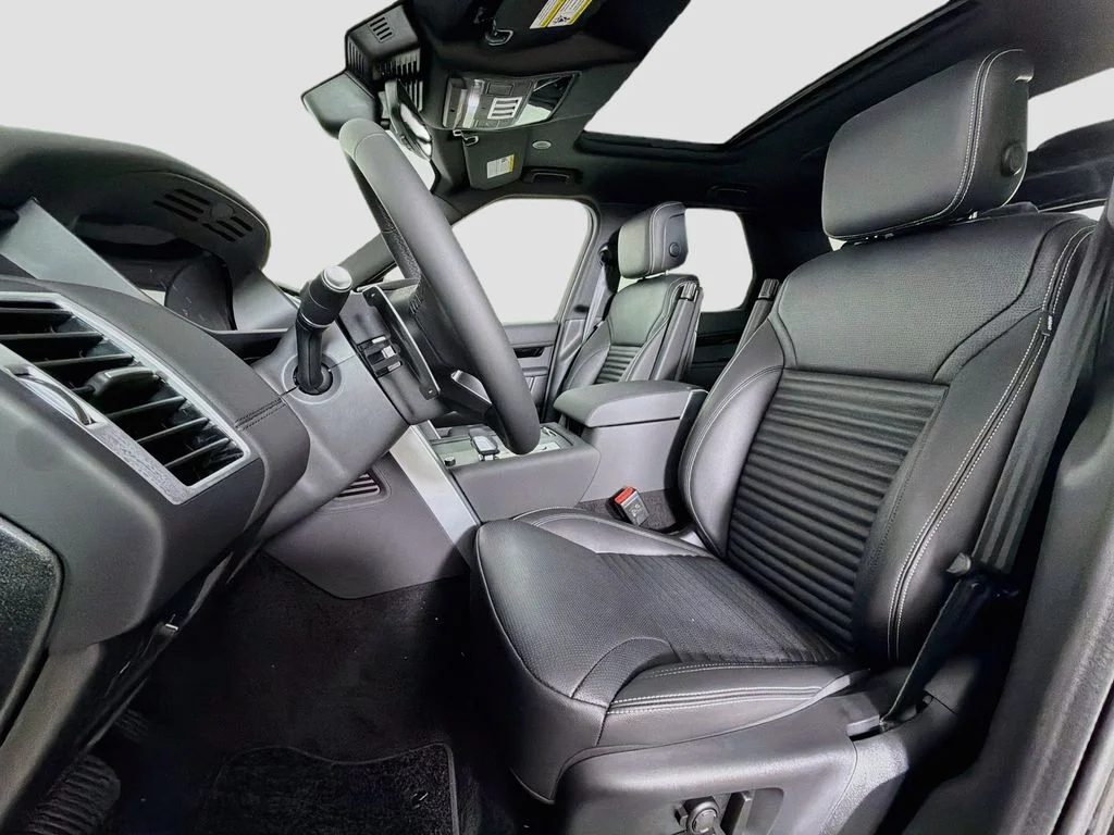 New 2026 Santorini Black Land Rover S image 22