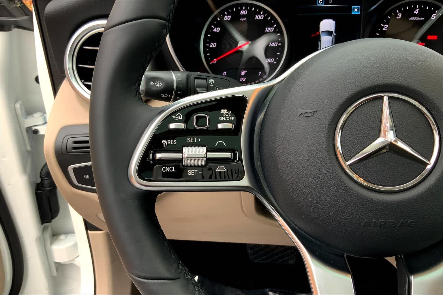 Used 2020 Polar White Mercedes-Benz GLC 300 image 24