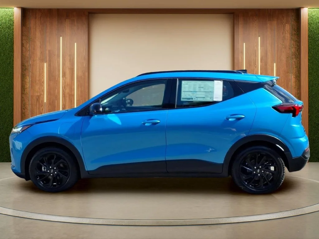 2027 Chevrolet Bolt RS - Photo 28