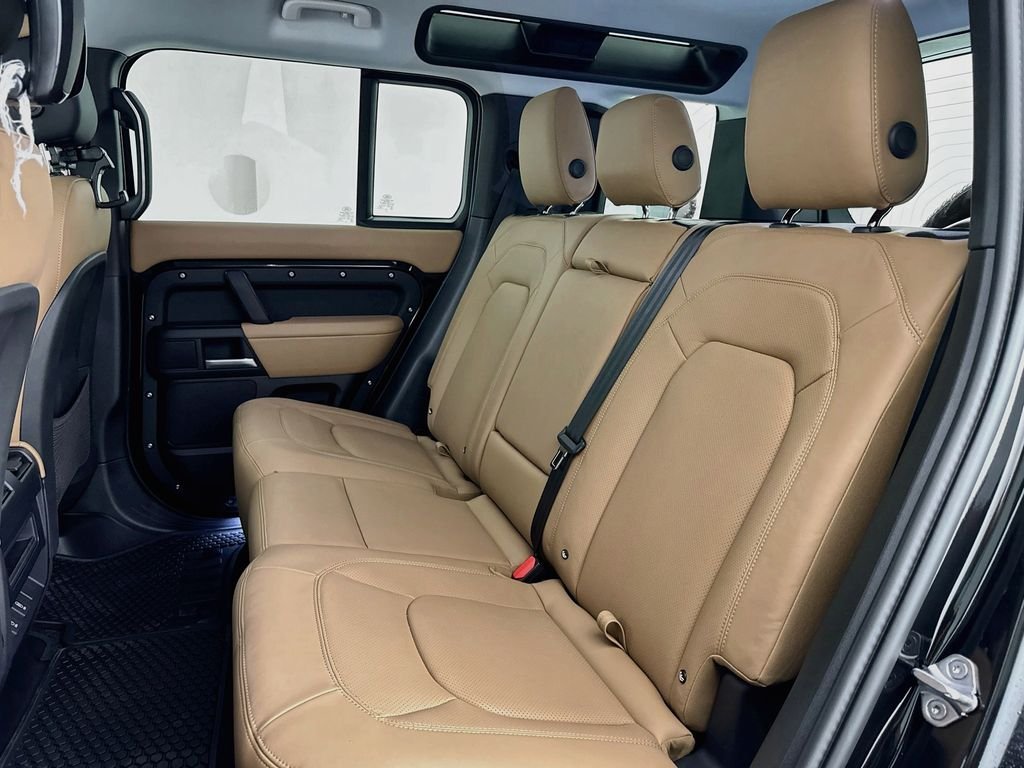 New 2026 Santorini Black Land Rover S image 25