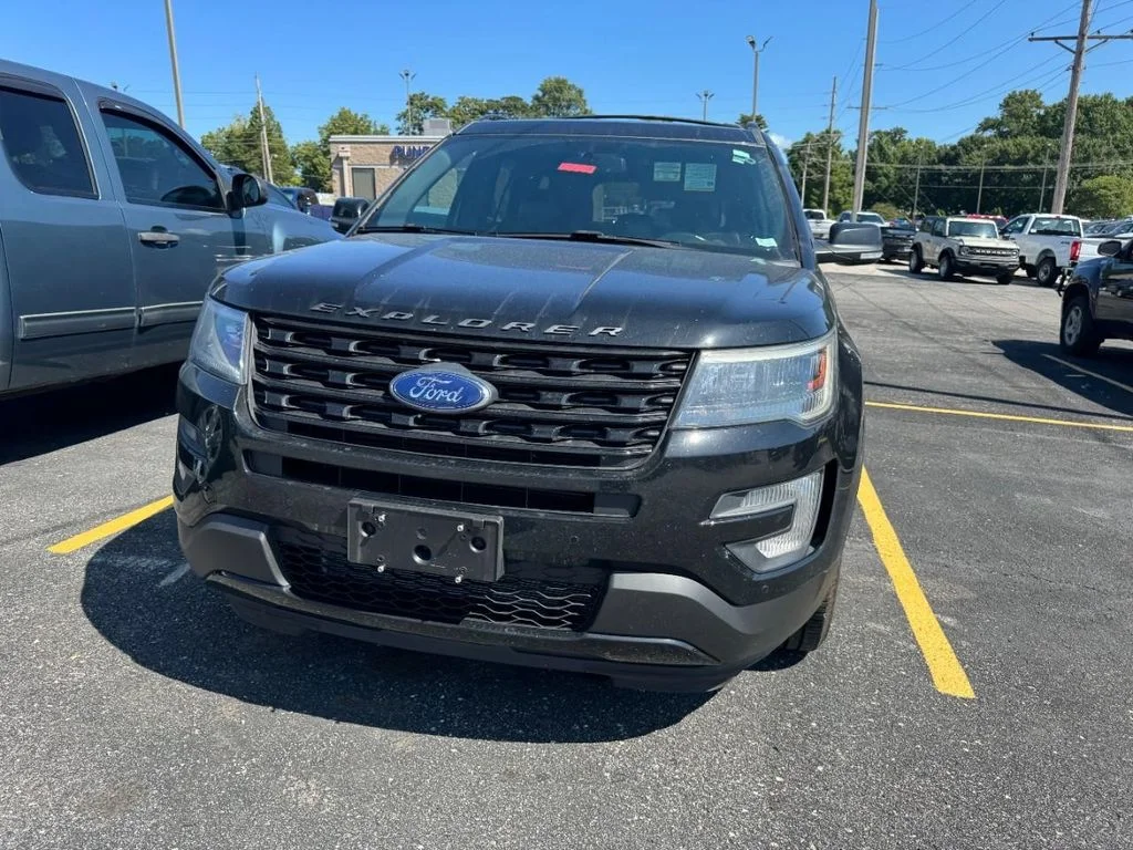 Used 2017 Shadow Black Ford Sport image 4