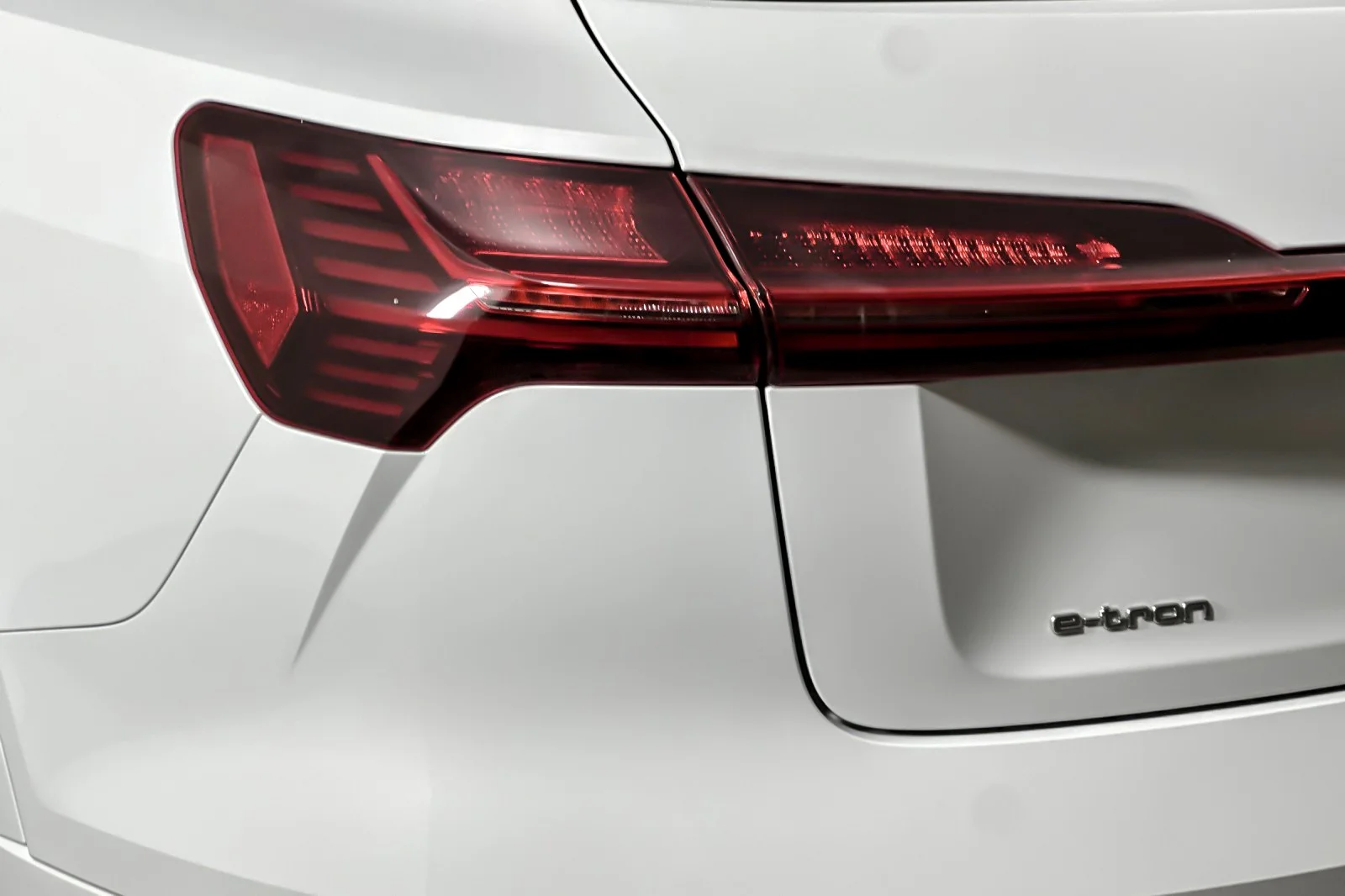 Used 2023 Glacier White Metallic Audi Premium quattro image 26