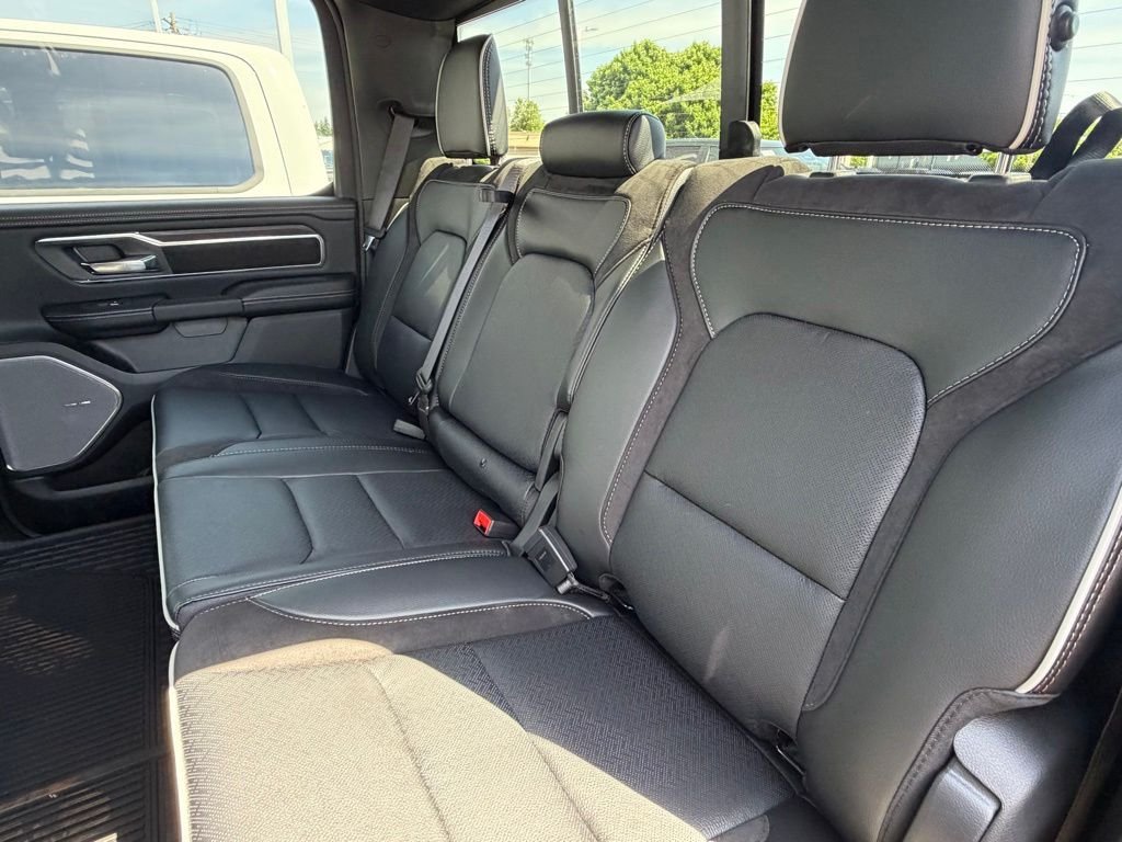 New 2026 Granite Crystal Metallic Clear-Coat Exterior Paint RAM Laramie image 19
