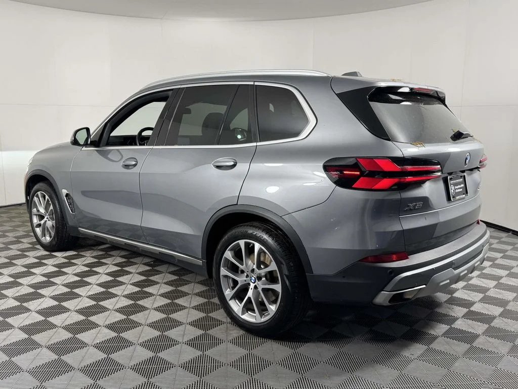 Certified Used 2024 Gray BMW xDrive40i image 8