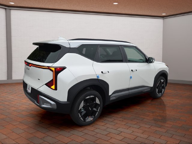 New 2027 Snow White Pearl Kia EX image 3