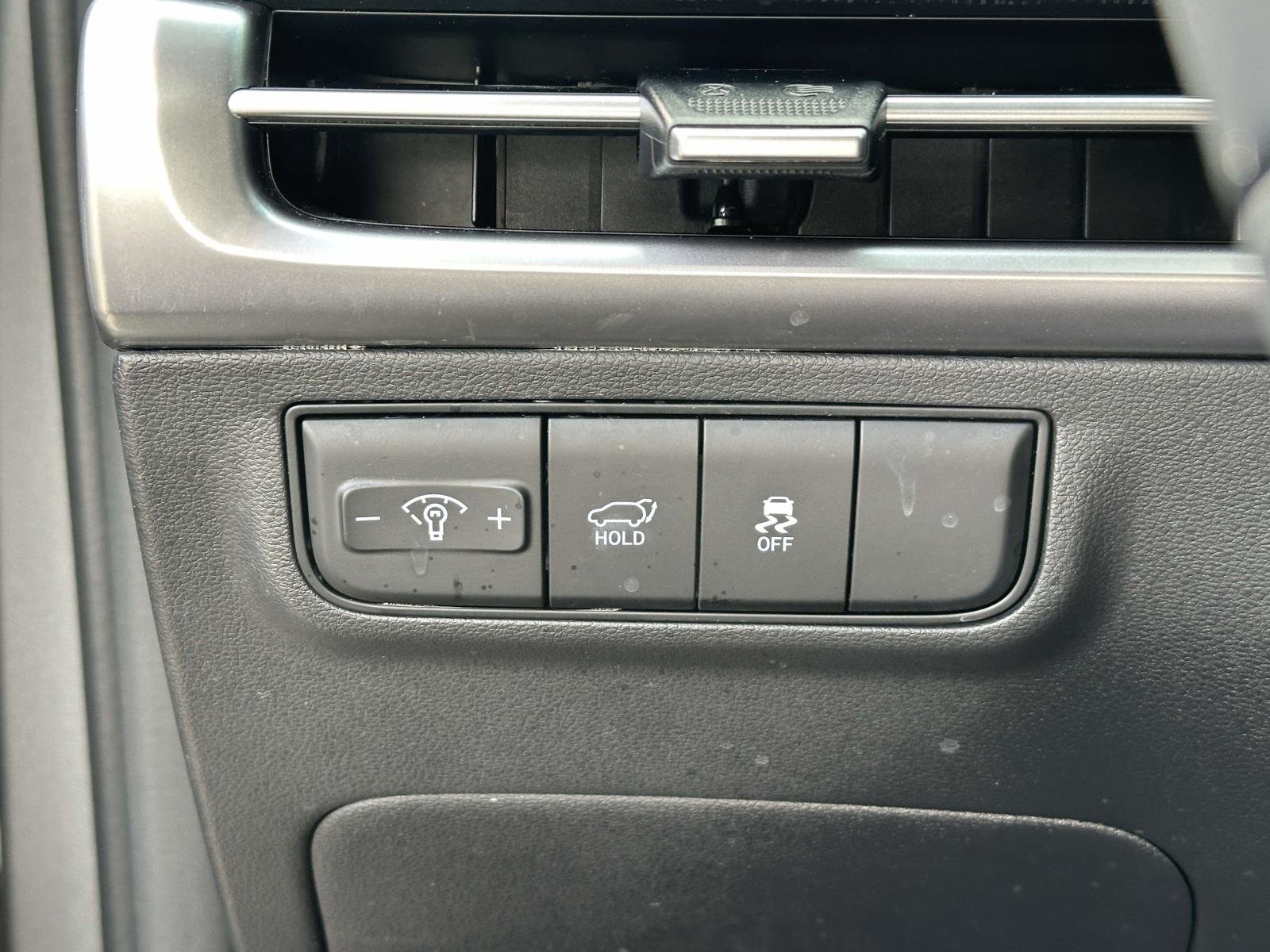 Certified Used 2025 Silver Hyundai SEL Convenience image 28