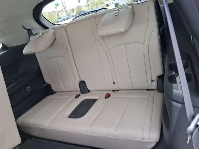 Used 2024 Red INFINITI LUXE image 17