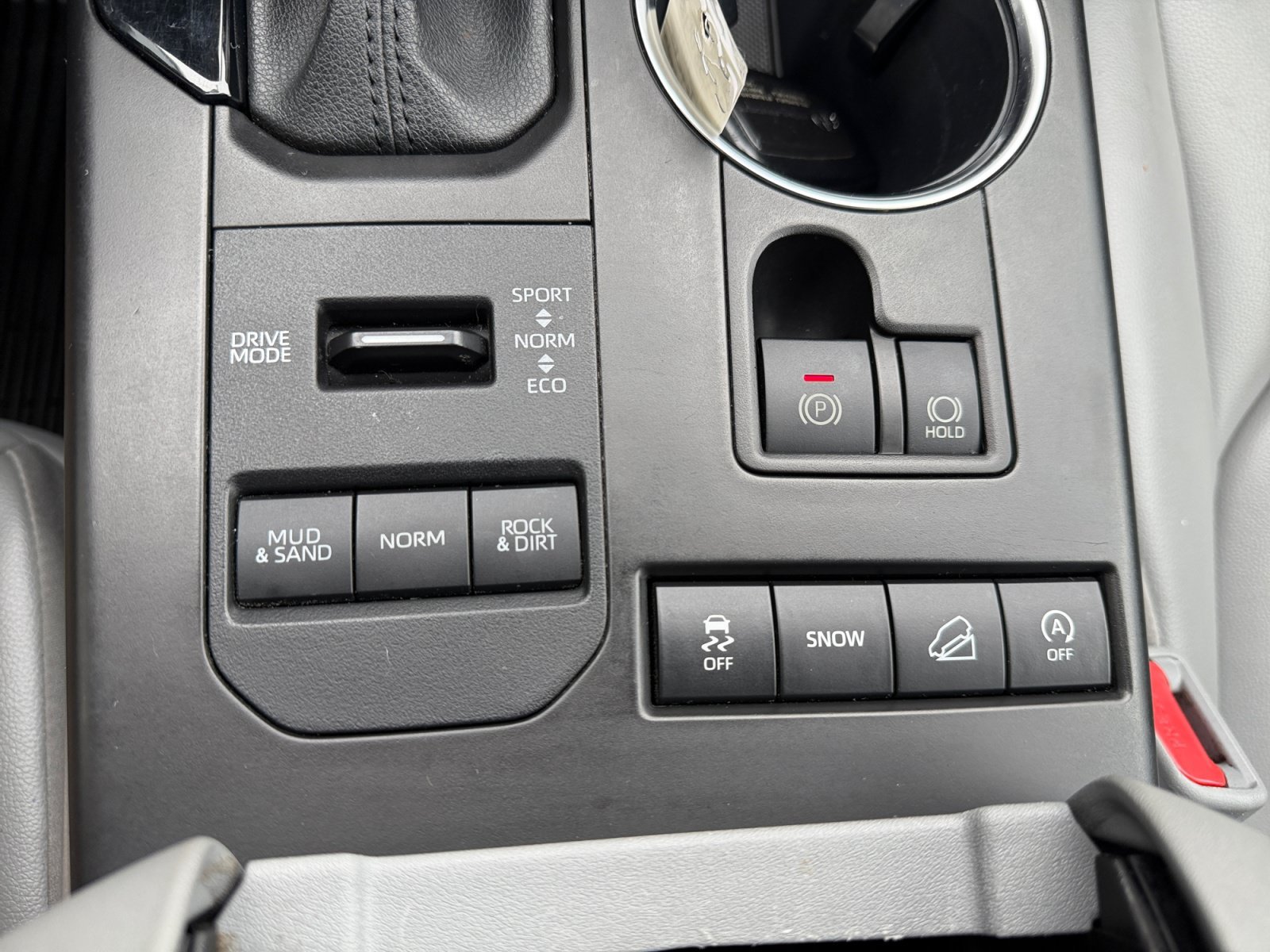 Used 2022 Amber Toyota XLE image 23