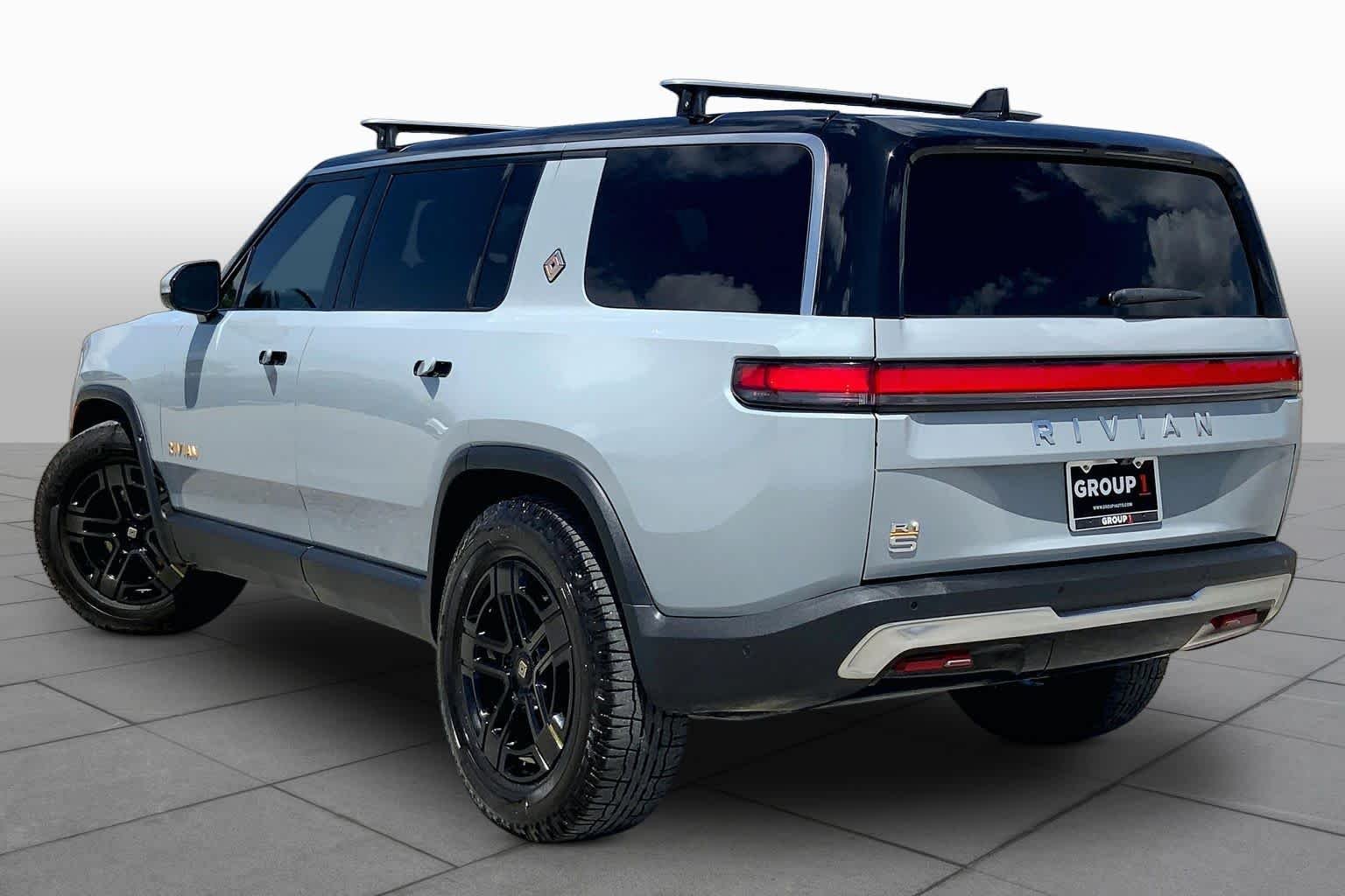Used 2023 Limestone Rivian Adventure image 11