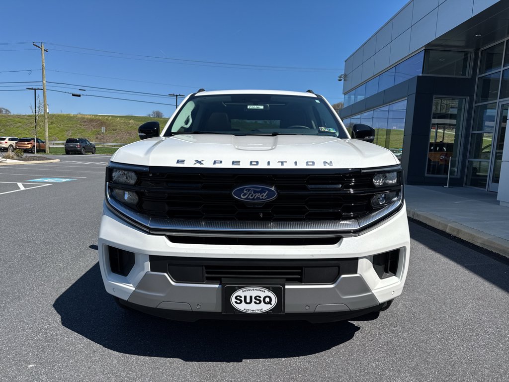 New 2026 Star White Metallic Tri-Coat Ford Platinum image 2