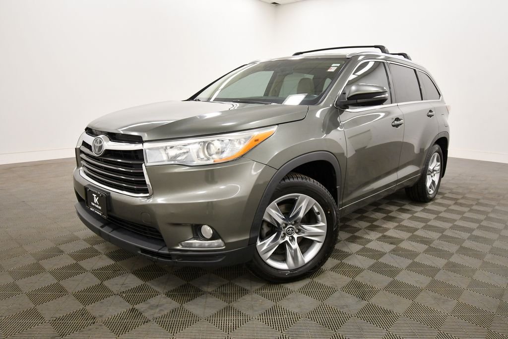 Used 2016 Toyota Highlander Limited Platinum with VIN 5TDDKRFH8GS329338 for sale in Rochester, Minnesota