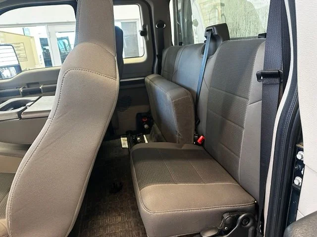 Used 2010 Green Ford XL image 11
