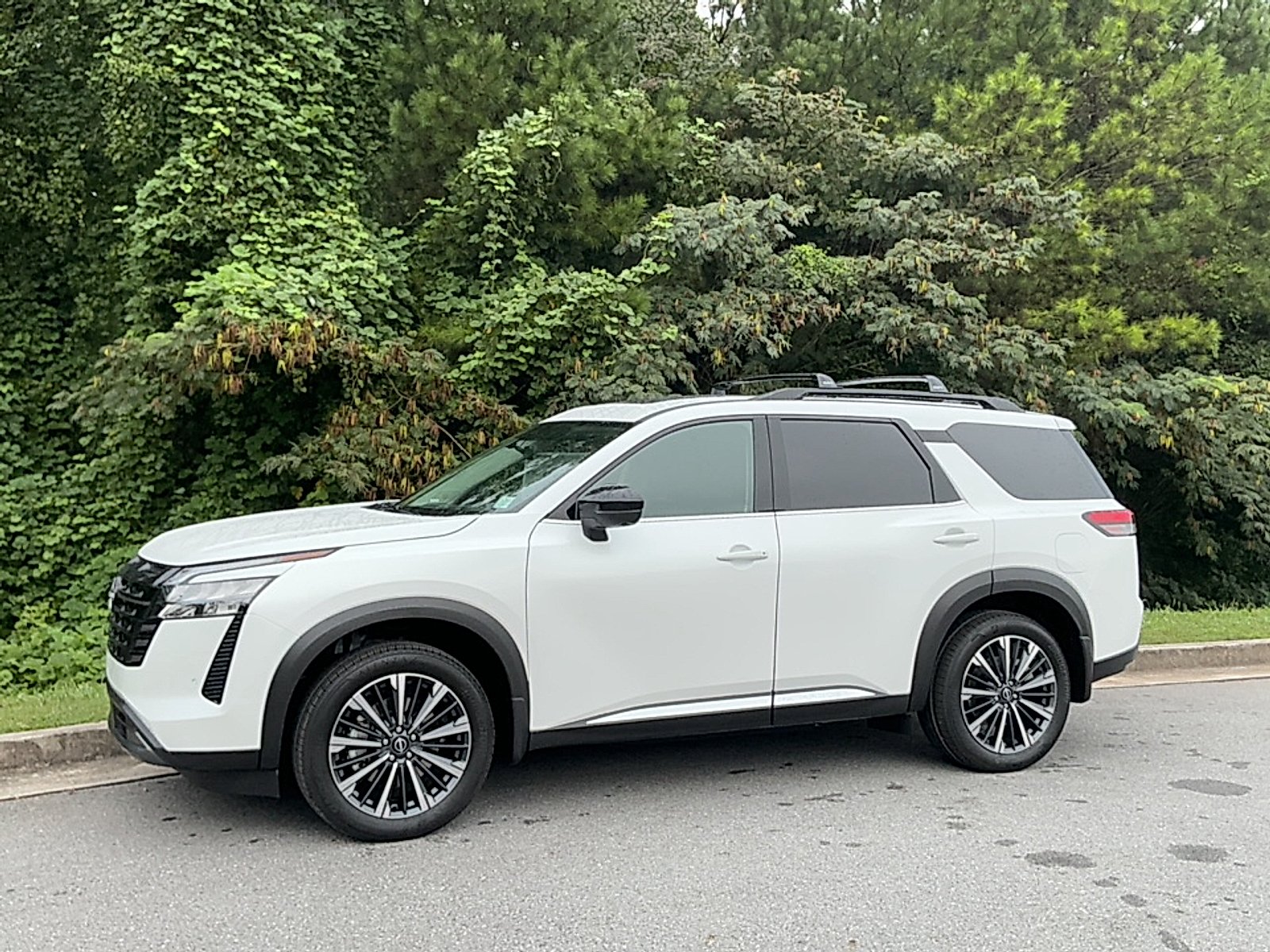 New 2026 Everest White Pearl Tricoat Nissan Platinum image 4
