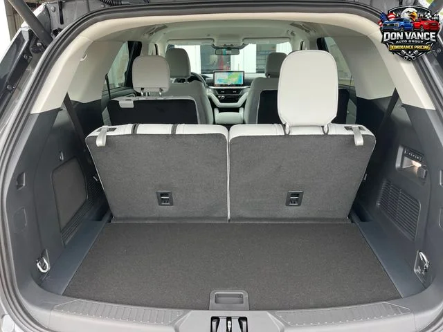 New 2026 Carbonized Gray Metallic Ford Platinum™ image 22