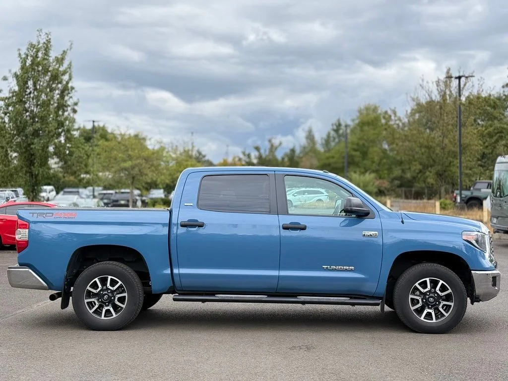 Used 2019 Blue Toyota SR5 image 6