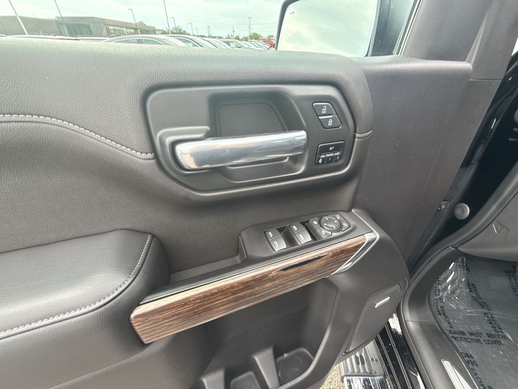 Used 2020 Black Chevrolet High Country image 5