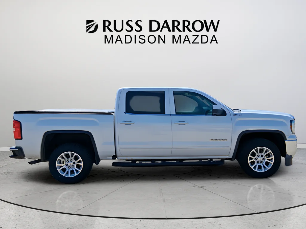 Used 2017 White GMC SLE image 6