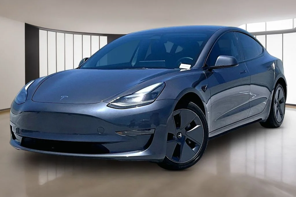 2023 Tesla Model 3 -'s photo