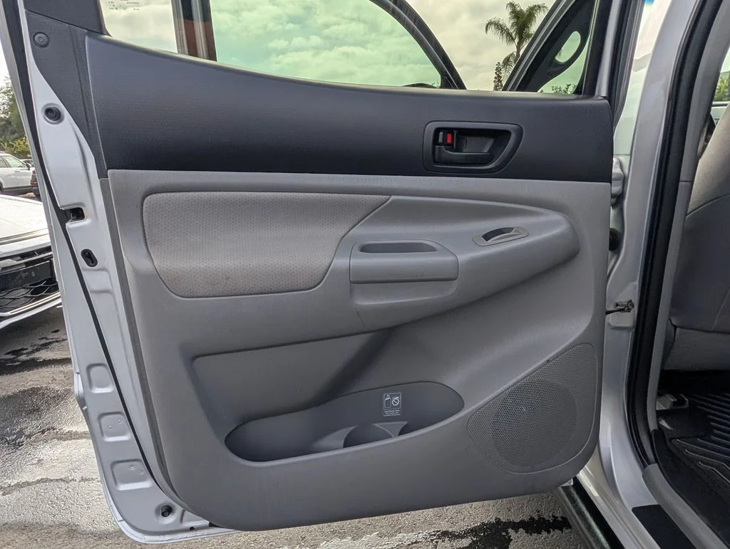 Used 2011 Silver Toyota PreRunner image 13