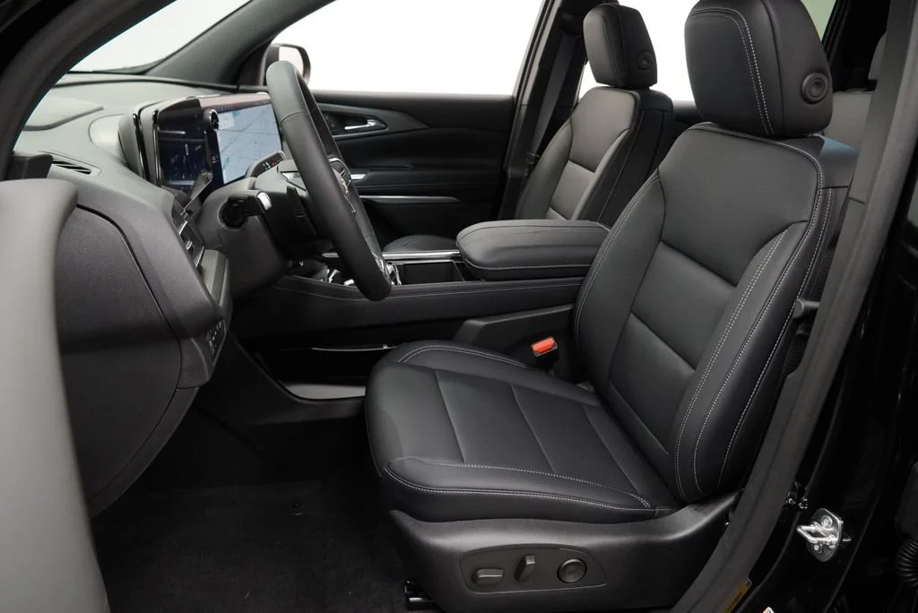 New 2027 Mosaic Black Metallic Chevrolet LT image 7