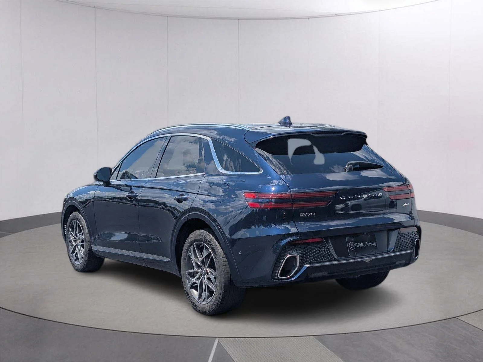 Used 2022 Adriatic Blue Genesis 2.5T image 3