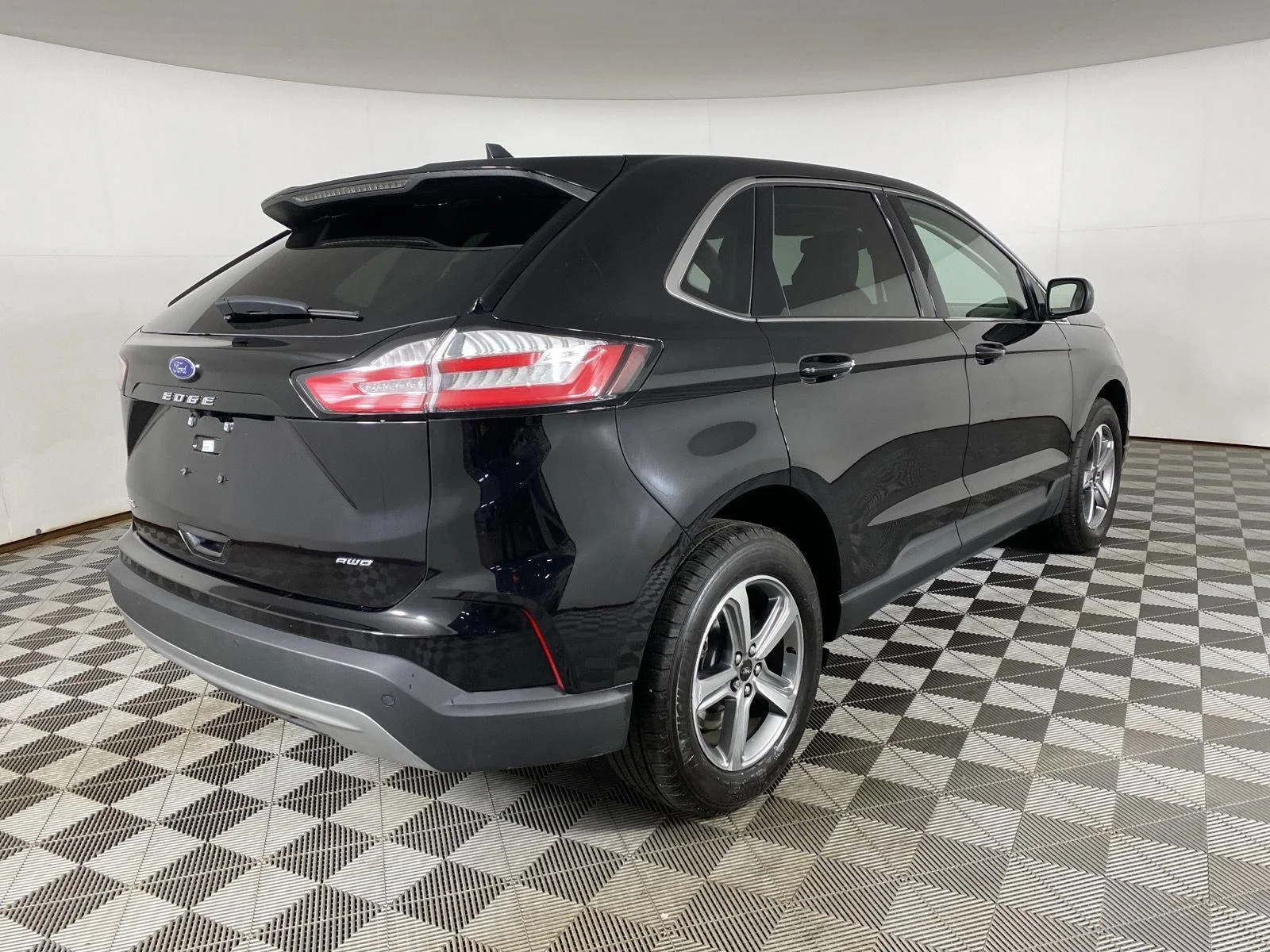 Used 2024 Agate Black Ford SEL image 7
