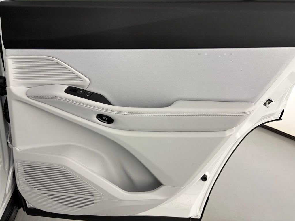 New 2026 Bright White Clearcoat Jeep Laredo image 38
