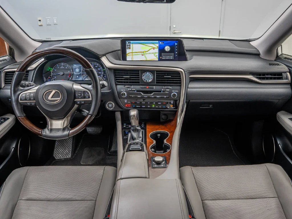 Used 2019 Eminent White Pearl Lexus 350L image 34