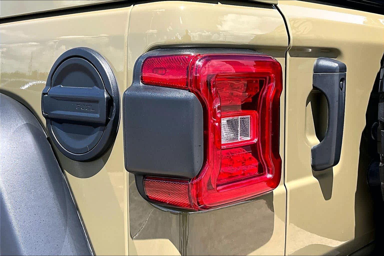 Used 2025 41 Jeep Rubicon image 29
