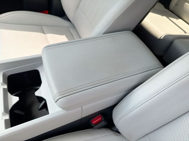 Used 2025 Gray Hyundai SEL image 23
