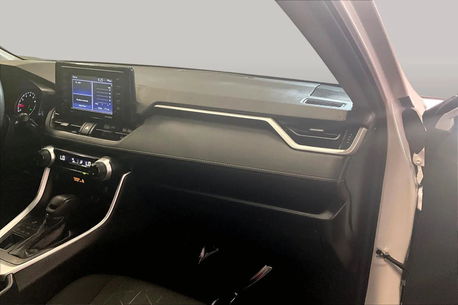 Used 2020 Super White Toyota XLE image 19