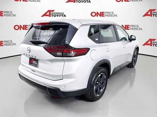 Used 2025 Silver Nissan SV image 7